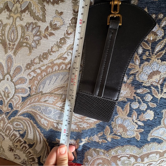 Black Wireless Charger Stand - Picture 7 of 8